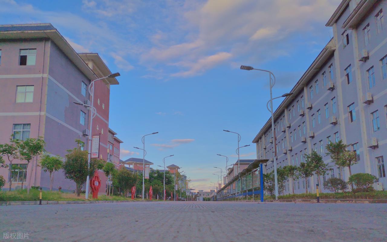 黎明职业大学录取分数线_2026年江汉大学专科录取分数线(2026各省份录取分数线及位次排名)_黎明职业大学介绍与报考指南