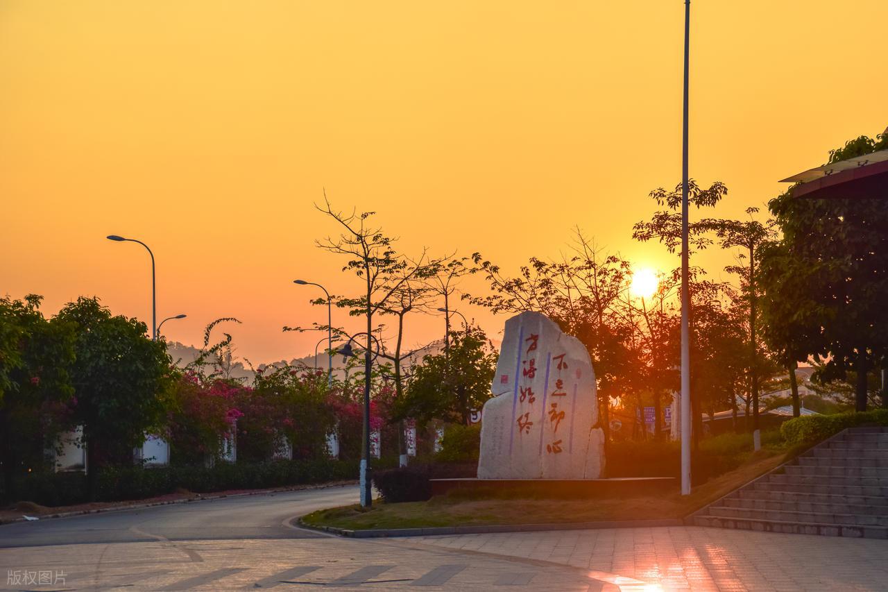 黎明职业大学录取分数线_黎明职业大学介绍与报考指南_2026年江汉大学专科录取分数线(2026各省份录取分数线及位次排名)
